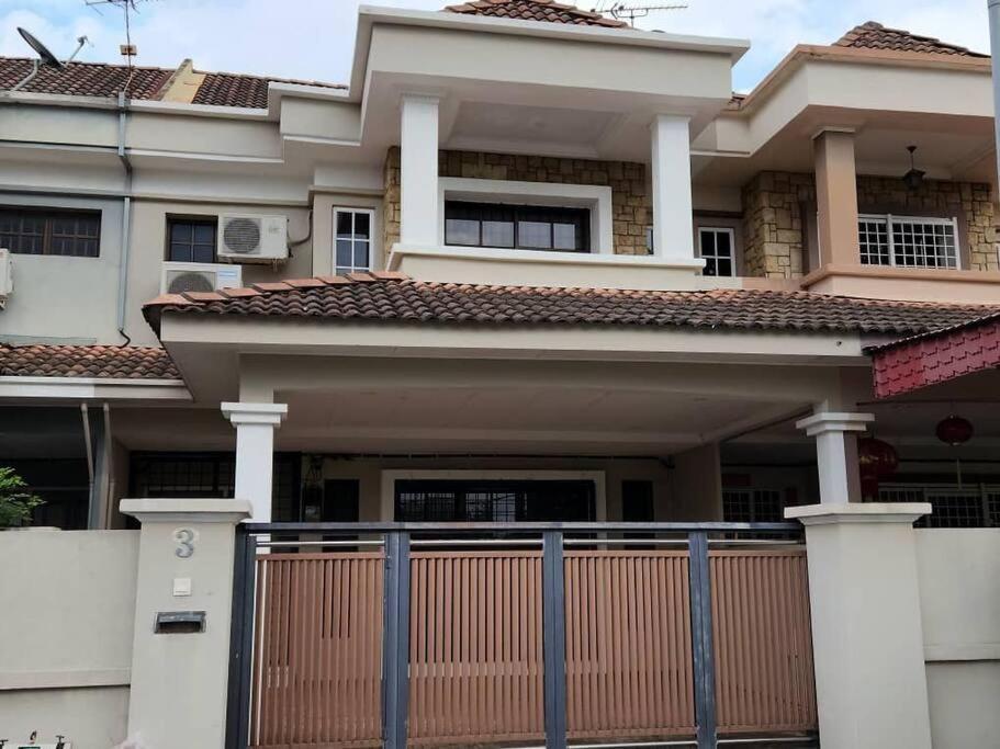 5min To Town Garden East Tambun 4br 16 Pax Holiday home *