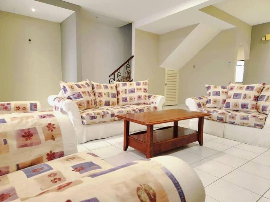 5min To Town Garden East Tambun 4br 16 Pax *