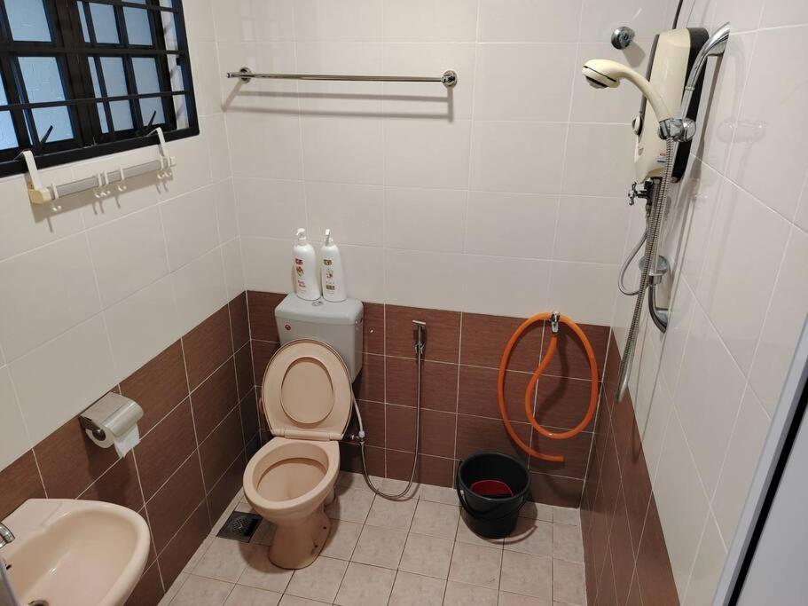 5min To Town Garden East Tambun 4br 16 Pax Ipoh