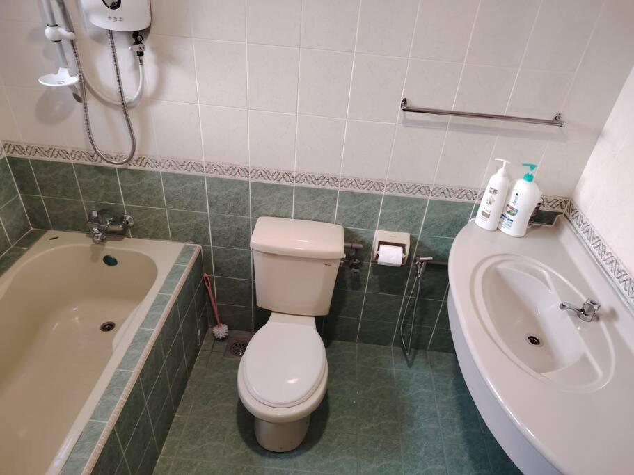 5min To Town Garden East Tambun 4br 16 Pax *
