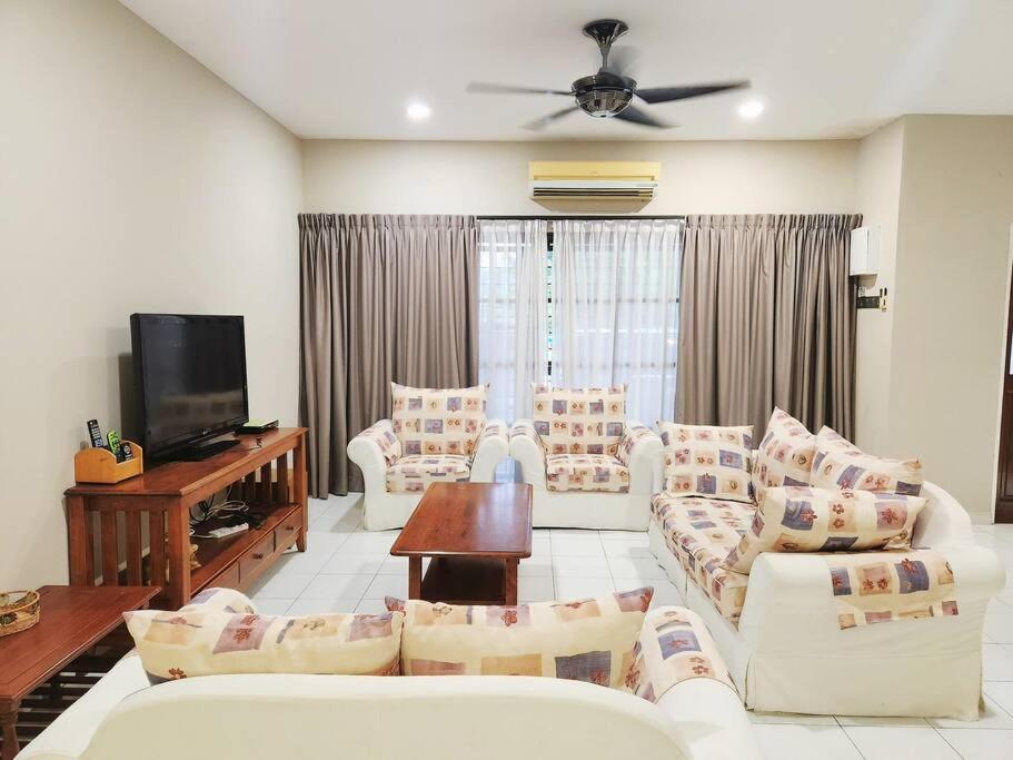 5min To Town Garden East Tambun 4br 16 Pax