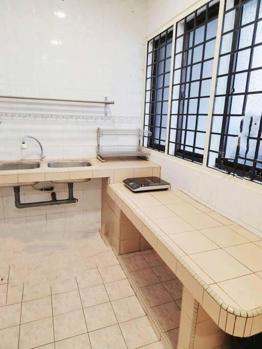 5min To Town Garden East Tambun 4br 16 Pax Rumah percutian