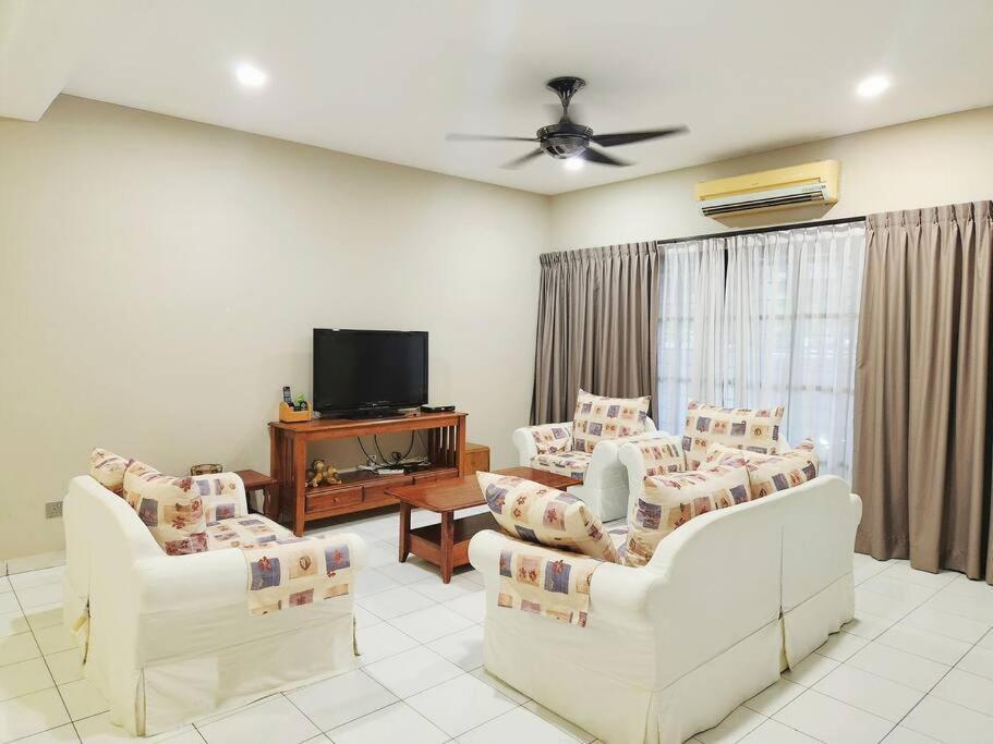 5min To Town Garden East Tambun 4br 16 Pax Ipoh