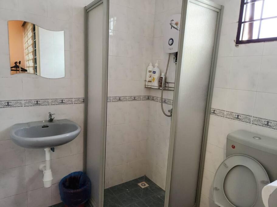 5min To Town Garden East Tambun 4br 16 Pax