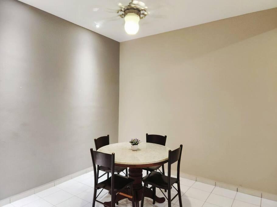5min To Town Garden East Tambun 4br 16 Pax Rumah percutian