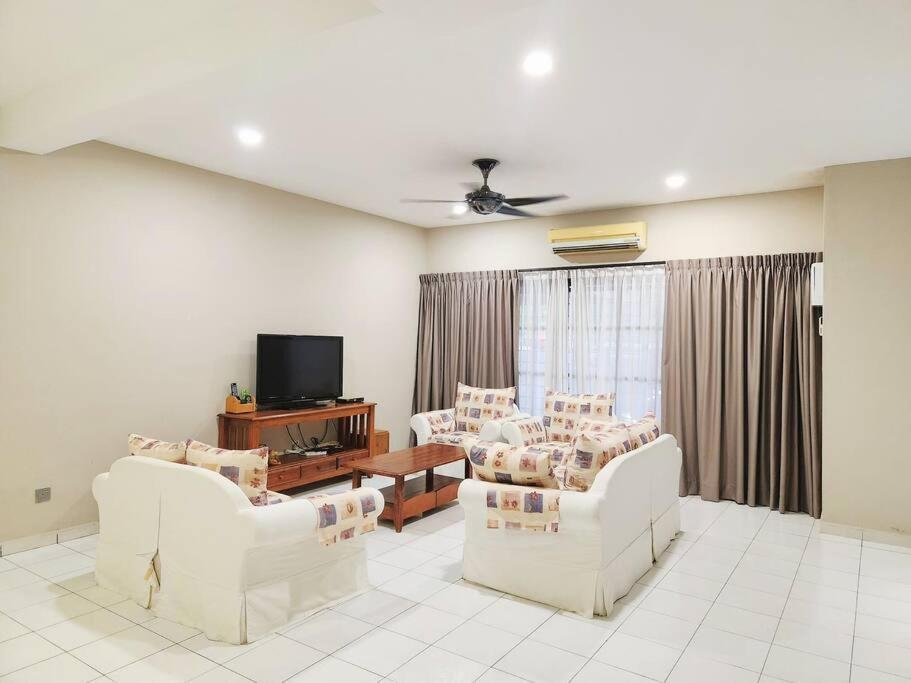 5min To Town Garden East Tambun 4br 16 Pax Ipoh
